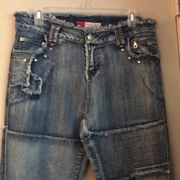 CJ Jeans Capris - Picture 1 of 8